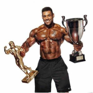 imgi_6_nathan-de-asha-holding-trophies